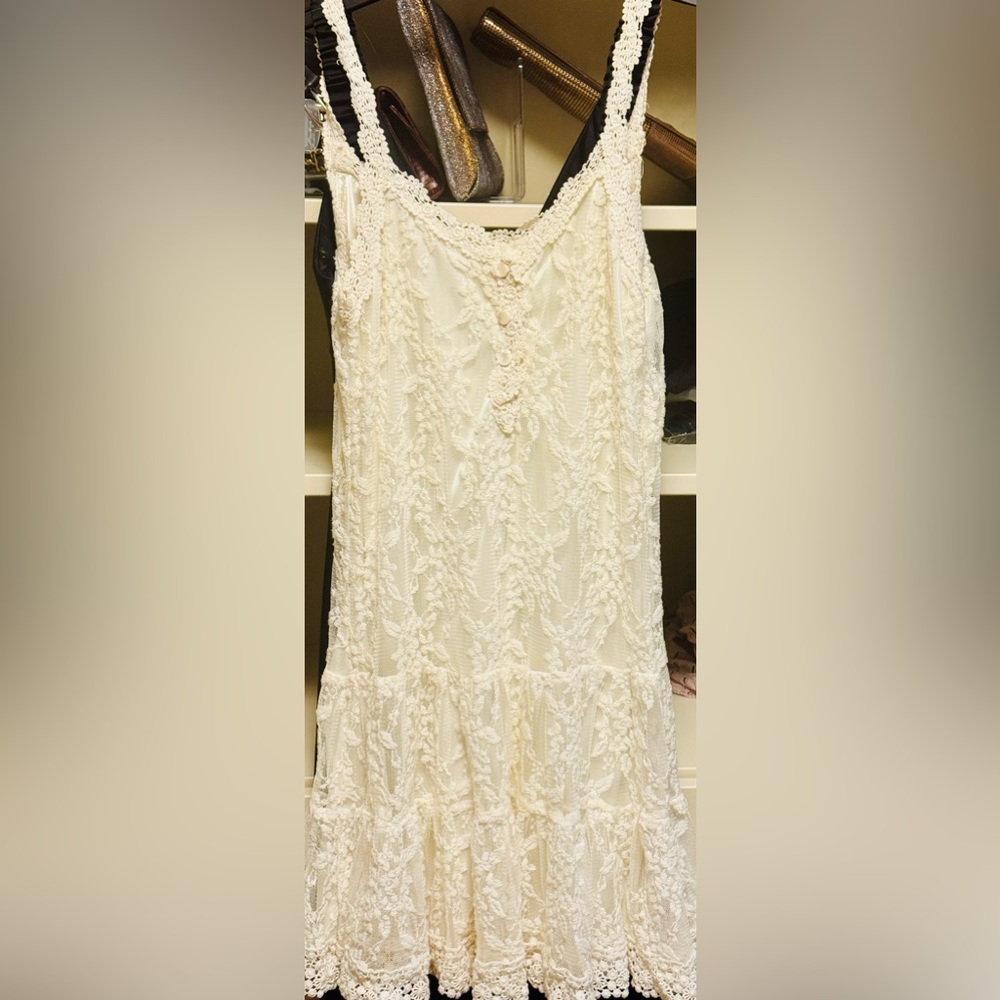 Feminine Cream Lace Thin Strap Dress Hits At Knee Sz S & Silk Blend Inlay